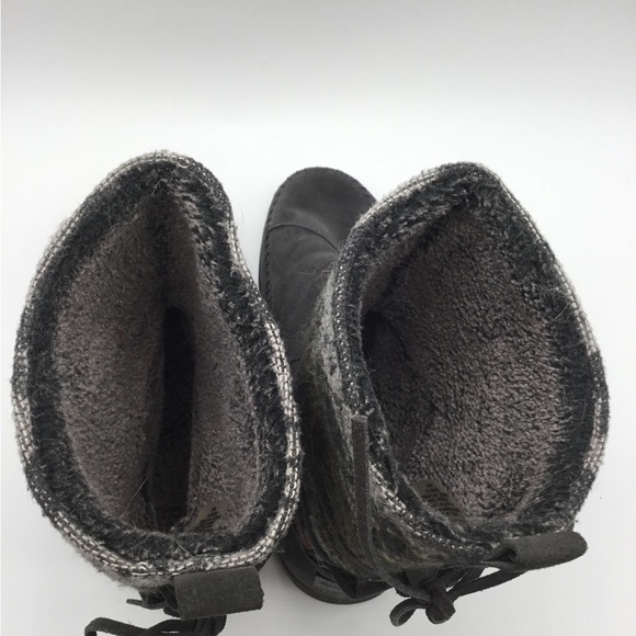 Tom’s Nepal Fleece lined Suede Boots - Picture 7 of 10